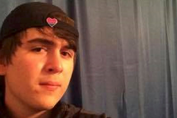 O estudante Dimitrios Pagourtzis, de 17 anos abriu fogo dentro de uma escola secundária e mataram pelo menos dez pessoas em Santa Fé, no Texas - 18/05/2018