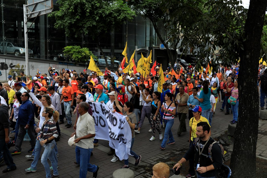 Manifestantes protestam contra eleições presidenciais em Caracas, na Venezuela - 16/05/2018