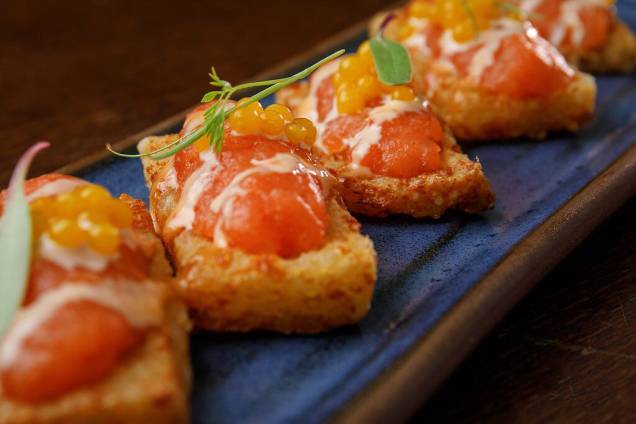 Taj Bar: Tartare crispy cake na entrada Taj Bar: Tartare crispy cake na entrada