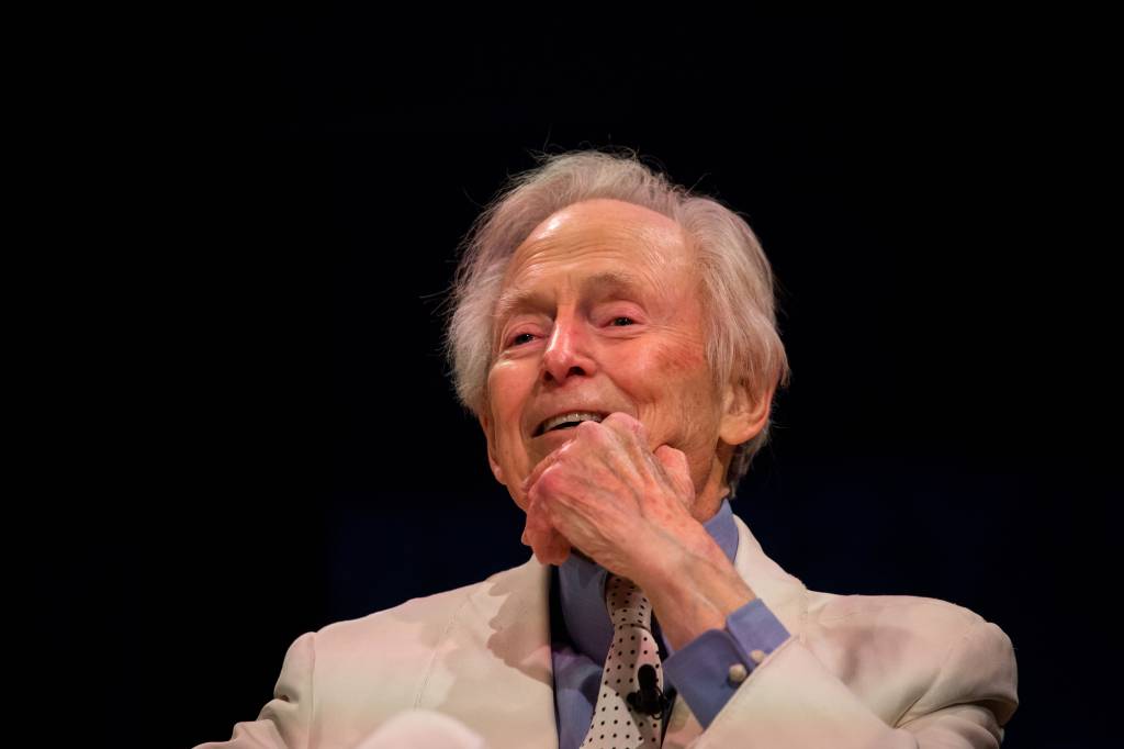 O escritor e jornalista Tom Wolfe O escritor e jornalista Tom Wolfe