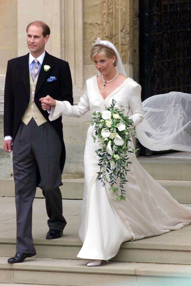 Vestido de casamento de Sophie Rhys-Jones com o príncipe Edward, conde de Wessex
