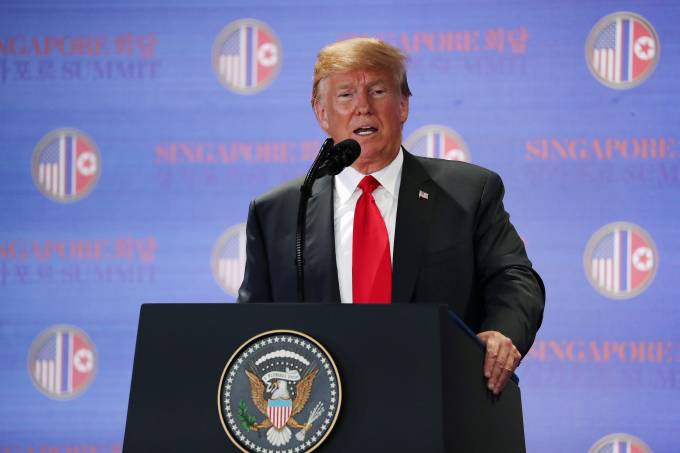 Donald Trump participa de coletiva de imprensa em Singapura