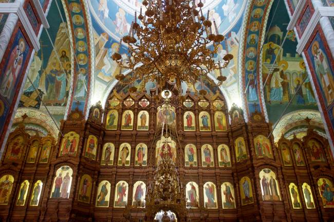 Interior da Catedral de Alexandre Niévski, em Níjni Novgorod 