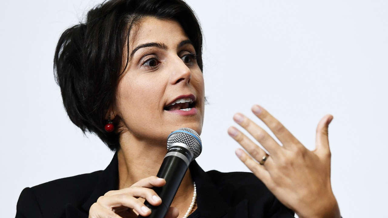A pré-candidata à Presidência da República, Manuela D'Ávila, durante debate presidencial realizado pelo jornal Correio Braziliense, em Brasília (DF) - 06/06/2018