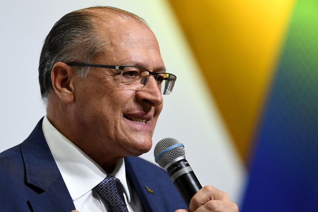 O pré-candidato à Presidência da República, Geraldo Alckmin (PSDB), durante debate presidencial realizado pelo jornal Correio Braziliense, em Brasília (DF) - 06/06/2018