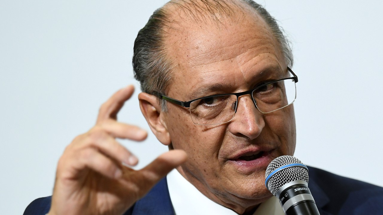 O pré-candidato à Presidência da República, Geraldo Alckmin (PSDB), durante debate presidencial realizado pelo jornal Correio Braziliense, em Brasília (DF) - 06/06/2018