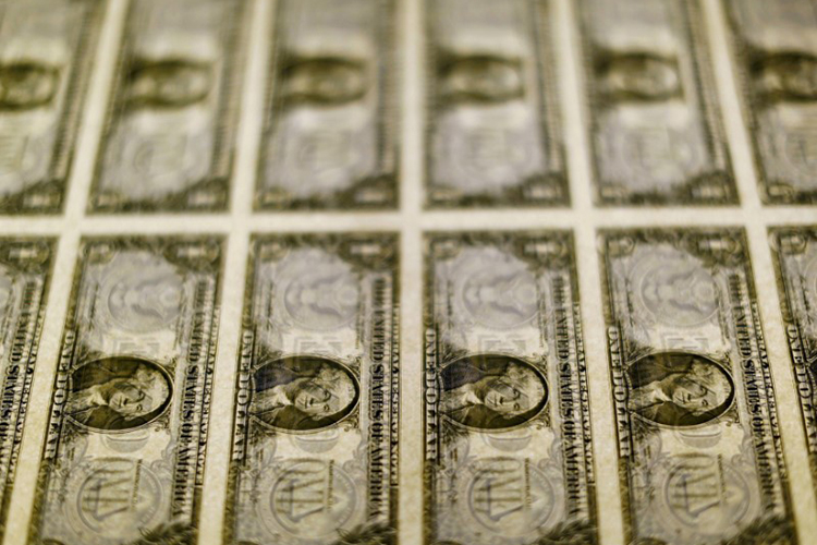 Notas de dólar dos EUA fotografados em Washingto