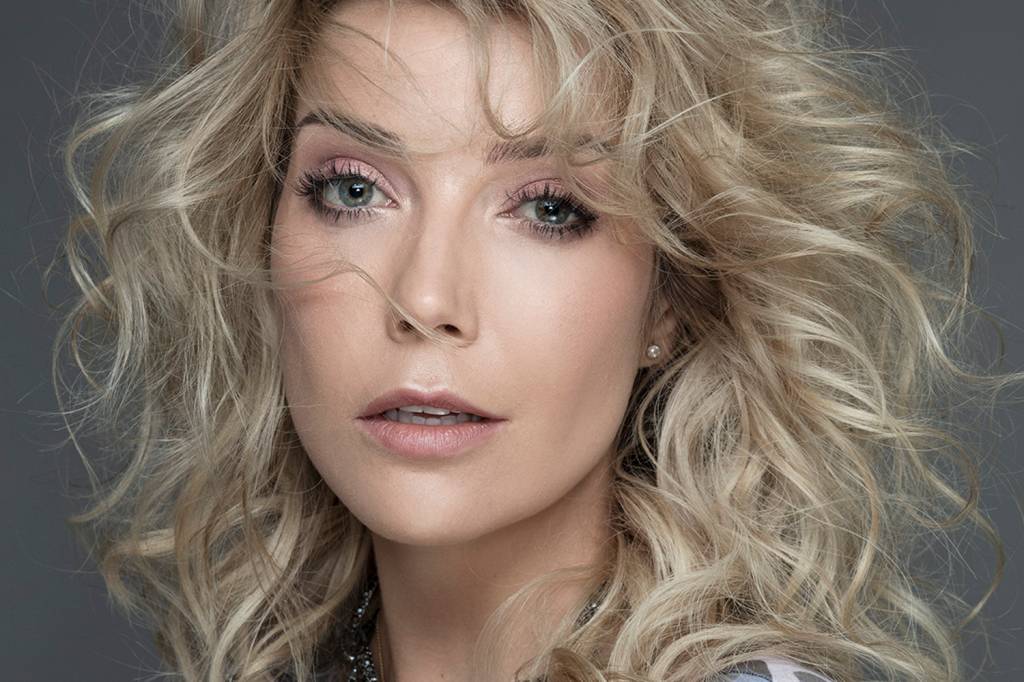 Luiza Possi se diz criticada por amigos após virar evangélica