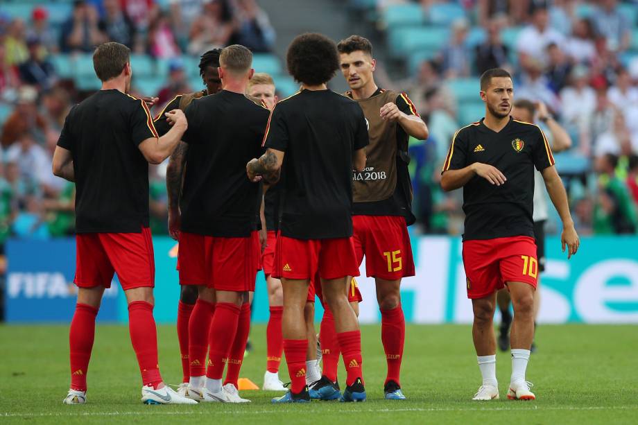 Jogadores da Bélgica fazem aquecimento antes da partida contra o Panamá no estádio Fisht em Sochi - 18/06/2018