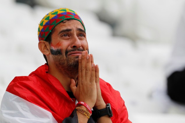 Torcedor chora após o Egito ser derrotado pela Arábia Saudita por 2 a 1, em partida válida pela terceira rodada do grupo A da Copa do Mundo - 25/06/2018