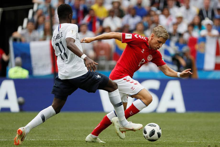 Jens Stryger Larsen da Dinamarca durante jogada contra Ousmane Dembele - 26/05/2018