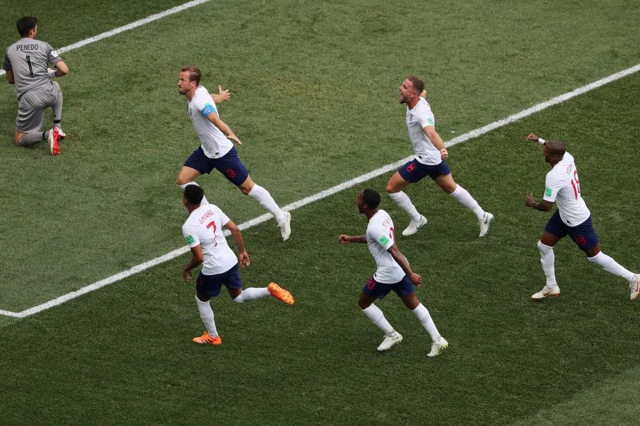 O atacante Harry Kane comemora o segundo gol da Inglaterra  contra o Panamá, em partida válida pela segunda rodada do grupo G em Níjni Novgorod - 24/06/2018