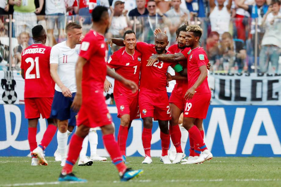 Felipe Baloy marca o primeiro gol do Panamá na partida contra a Inglaterra, em partida válida pela segunda rodada do grupo G em Níjni Novgorod - 24/06/2018