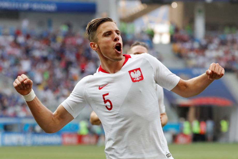 Jan Bednarek marca o gol da Polônia na partida contra o Japão, válida pela terceira rodada do grupo H, na arena Volgogrado - 28/06/2018