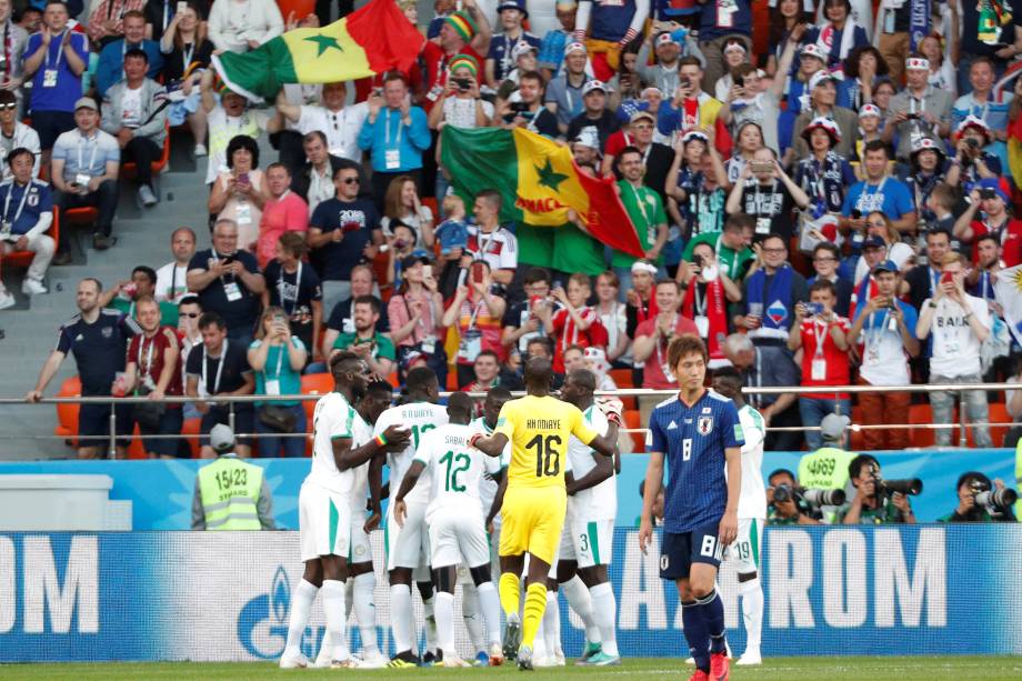 Jogadores de Senegal comemoram o gol de Sadio Mané na partida contra o Japão, válida pela segunda rodada do grupo H em Ecaterimburgo - 24/06/2018