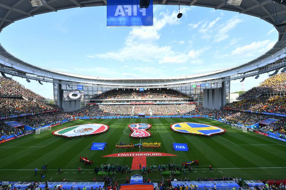 Seleções do México e Suécia se alinham antes de partida na Arena Ekaterinburg - 27/06/2018