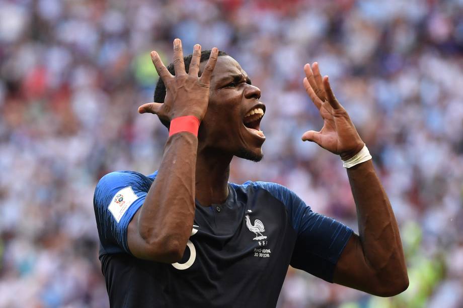 Paul Pogba comemora a classificação da França para as quartas de final após vitória sobre a Argentina, em Kazan - 30/06/2018