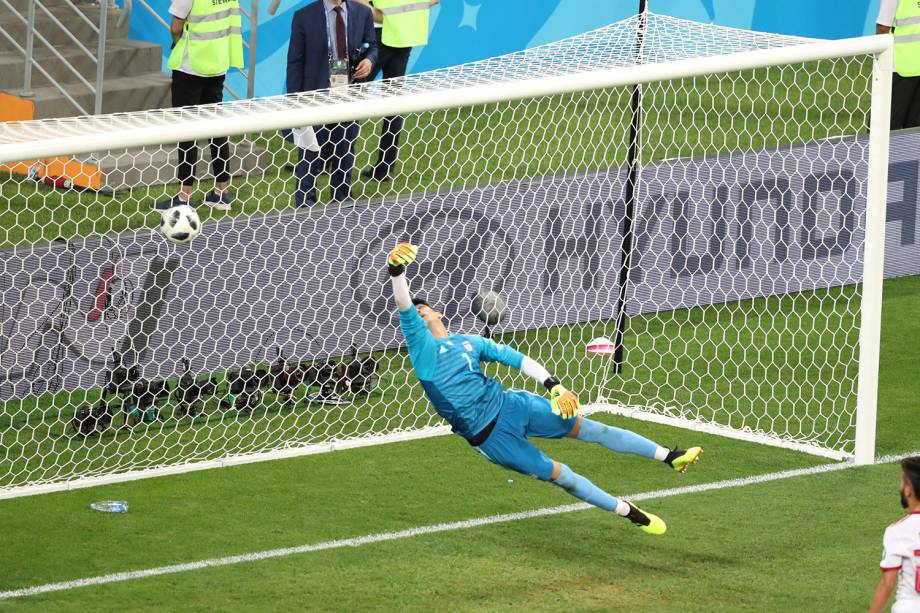 Ricardo Quaresma faz o primeiro gol de Portugal durante partida contra o Irã - 25/06/2018