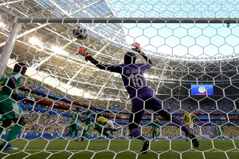 Yerry Mina da Colômbia marca seu primeiro gol na partida contra o Senegal na Arena Samara - 28/06/2018