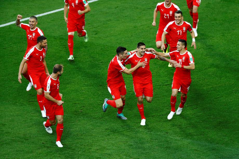 O sérvio Aleksandar Mitrovic comemora gol durante partida válida pela segunda rodada do grupo E, em Kaliningrado - 22/06/2018