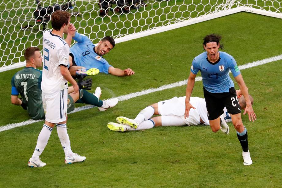 O atacante Edinson Cavani comemora o terceiro gol do Uruguai na partida contra a Rússia, válida pela terceira rodada do grupo A na arena Samara - 25/06/2018