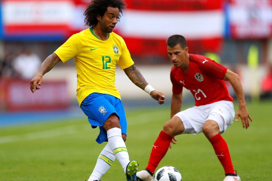 Marcelo (esq) e  Stefan Lainer (dir), durante partida amistosa entre Brasil e Áustria, realizada em Viena - 10/06/2018