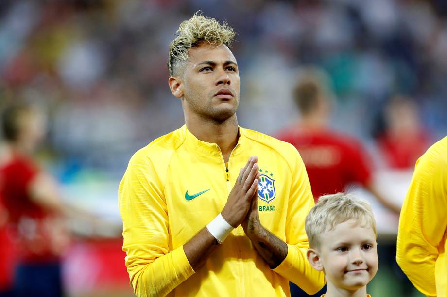 Neymar Jr. durante apresentação dos times antes de partida contra a Suíça - 17/06/2018