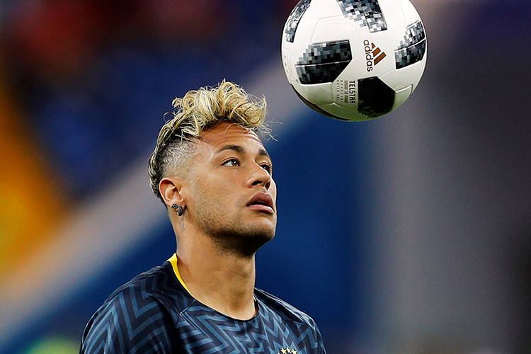Neymar durante aquecimento na Arena Rostov, antes da partida entre Brasil e Suíça, válida pelo grupo E da Copa do Mundo da Rússia - 17/06/2018