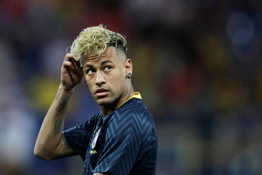 Neymar Jr. se aquece para partida contra a Suíça na Arena Rostov - 17/06/2018