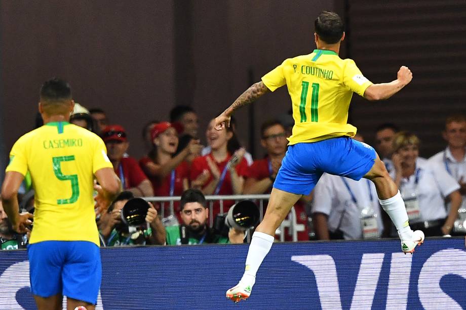 Philippe Coutinho comemora após marcar gol durante partida entre Brasil e Suíça, válida pelo grupo E da Copa do Mundo - 17/06/2018