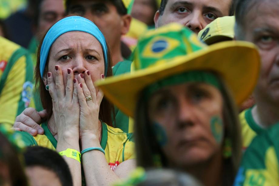 Torcedores lamentam o empate entre Brasil e Suíça, em partida válida pelo grupo E da Copa do Mundo - 17/06/2018