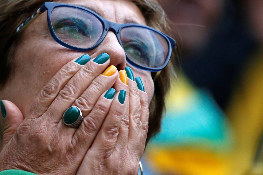 Torcedores lamentam o empate entre Brasil e Suíça, em partida válida pelo grupo E da Copa do Mundo - 17/06/2018