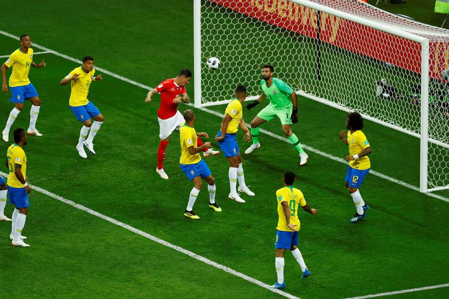 Steven Zuber da Suíça marca seu primeiro gol em partida contra o Brasil na Arena Rostov - 17/06/2018