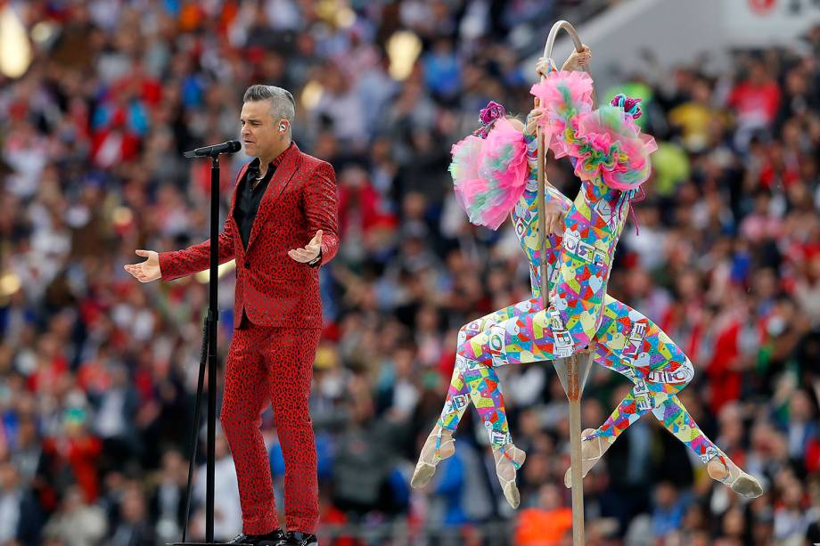 Robbie Williams se apresenta em cerimônia de abertura - 14/06/2018