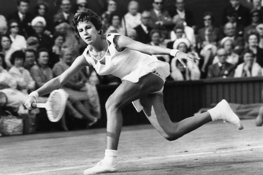 Maria Esther Bueno durante partida contra Billie Jean King no torneio de Wimbledon - 02/07/1963