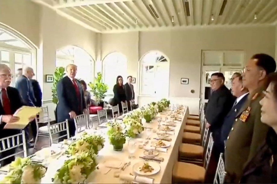 Trump e Kim Jong-un almoçam em Singapura após encontro bilateral