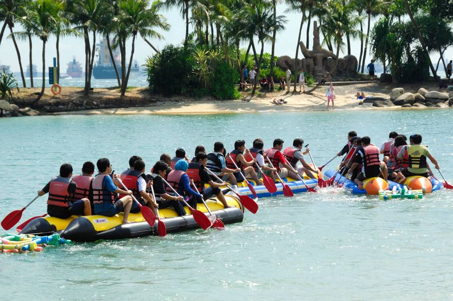 Atividades aquáticas nas praias de Sentosa