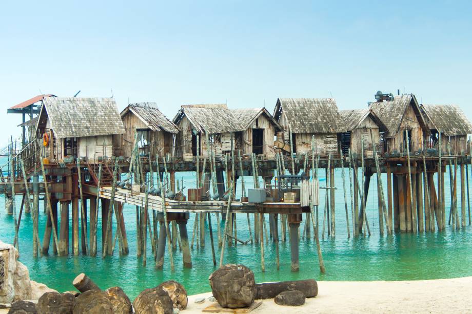 Palafitas na costa da ilha de Sentosa