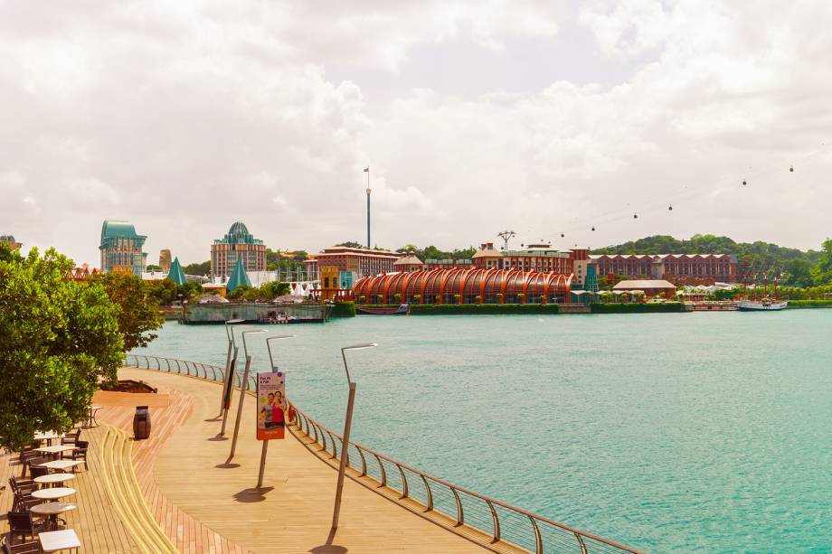 Calçadão na ilha de Sentosa, em Singapura