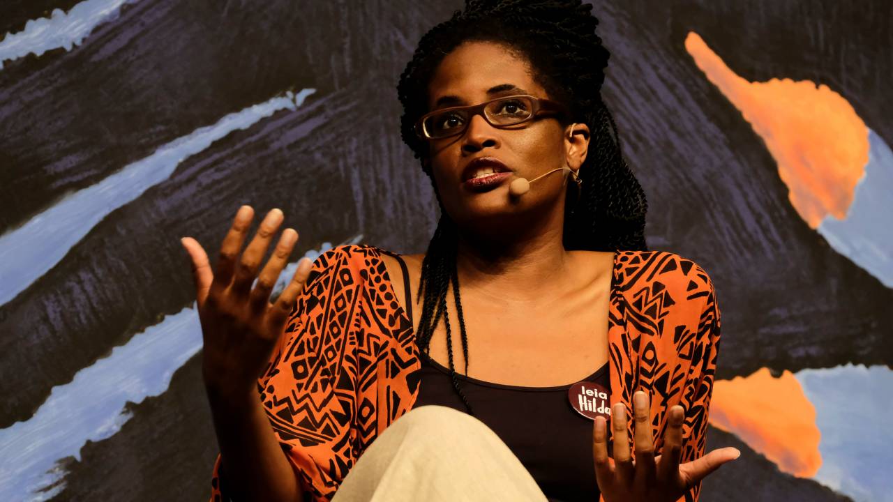 A filósofa Djamila Ribeiro participa da mesa "Amada Vida" com a escritora argentina Selva Almada, na Flip 2018 (26/07/18)