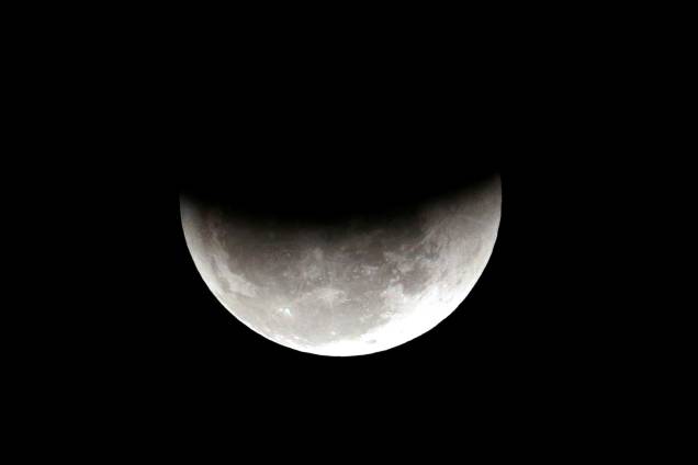 Eclipse lunar é vista sobre o céu de São Paulo (SP) - 27/07/2018 Eclipse lunar é vista sobre o céu de São Paulo (SP) - 27/07/2018