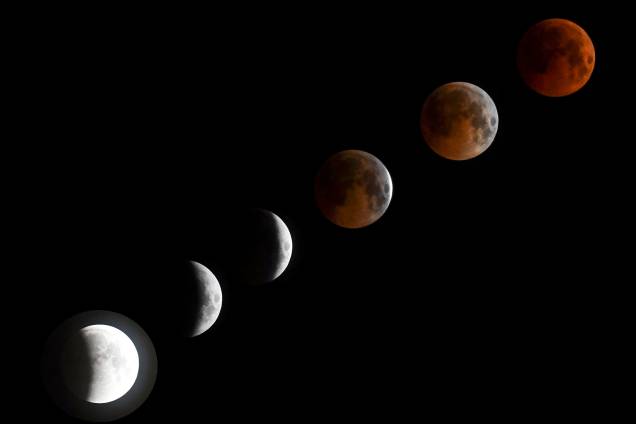 A combinação de seis fotos mostra um eclipse completo da lua de sangue vista na cidade de Bisqueque, no Quirguistão - 27/07/2018 A combinação de seis fotos mostra um eclipse completo da lua de sangue vista na cidade de Bisqueque, no Quirguistão - 27/07/2018
