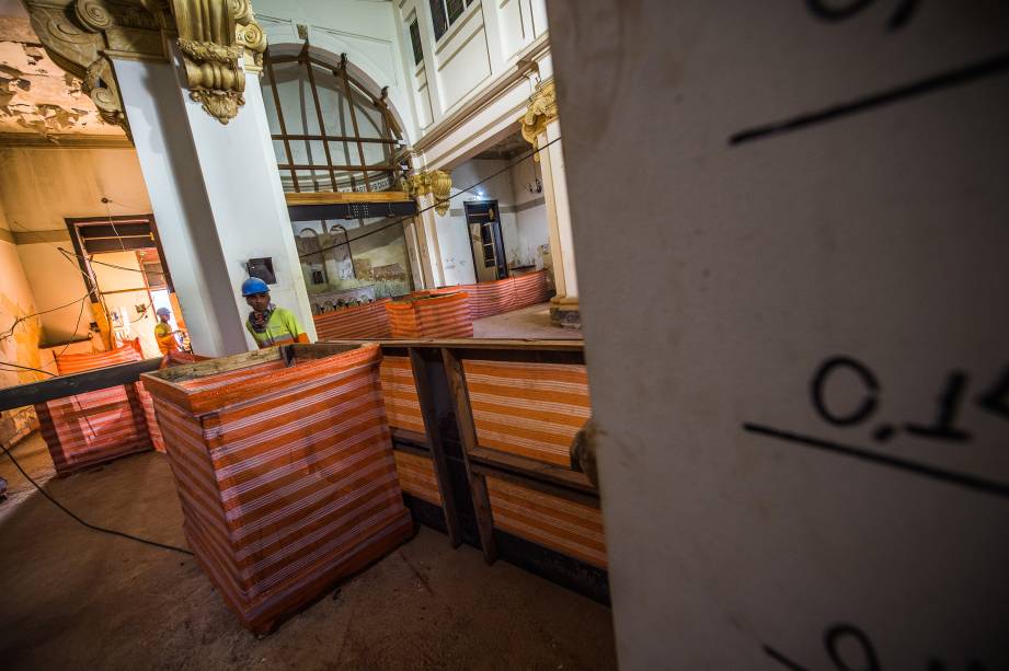 Escavação abaixo da Capela de Santa Luzia, no Hospital Matarazzo, que será transformado no complexo Cidade Matarazzo Escavação abaixo da Capela de Santa Luzia, no Hospital Matarazzo, que será transformado no complexo Cidade Matarazzo