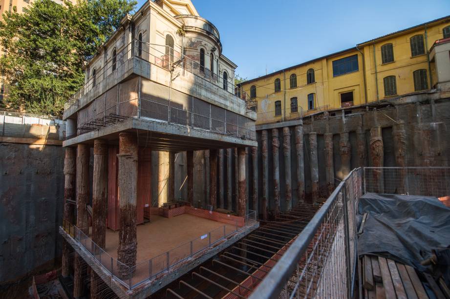 Escavação abaixo da Capela de Santa Luzia, no Hospital Matarazzo, que será transformado no complexo Cidade Matarazzo