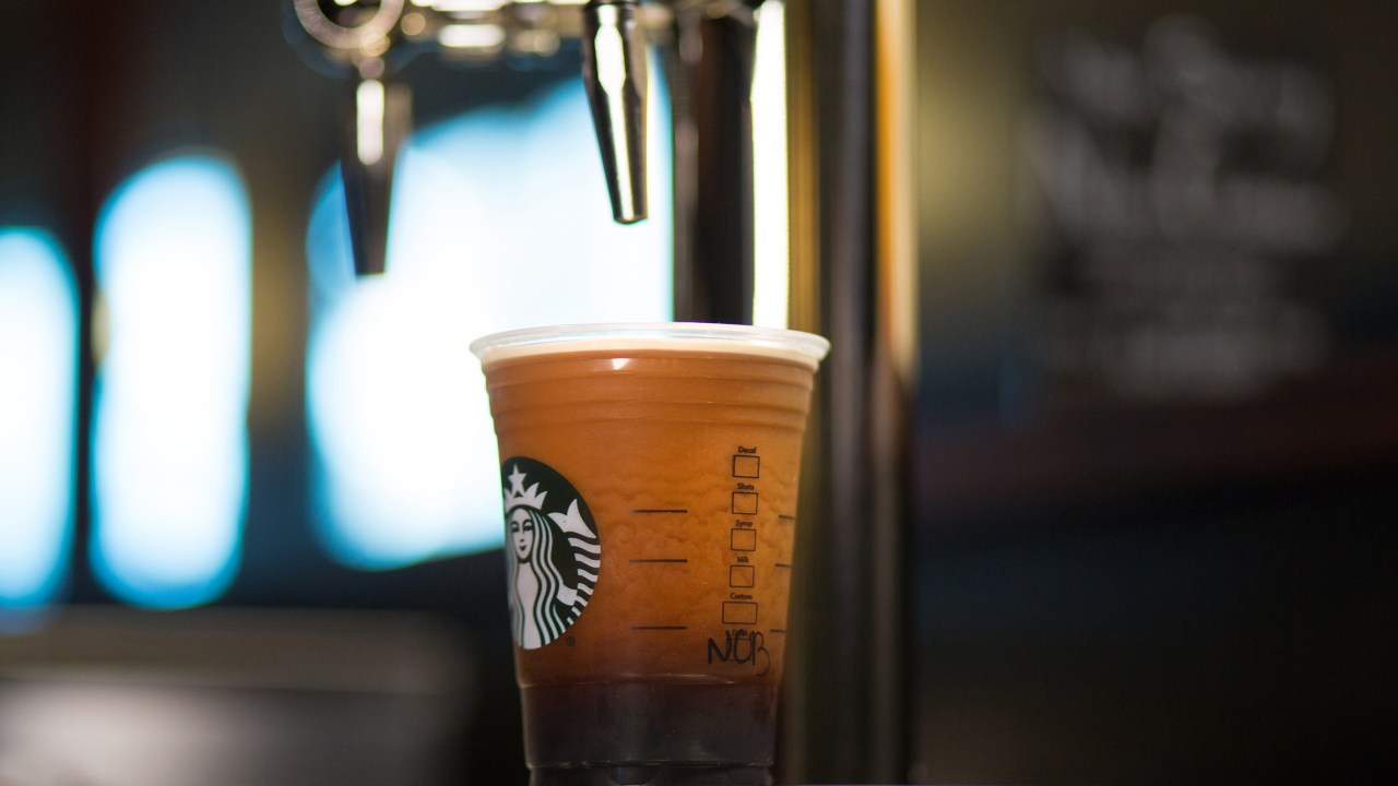 Café com infusão fria de nitrogênio do Starbucks