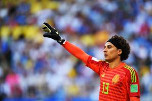 Guillermo Ochoa, goleiro do México, durante partida contra o Brasil, válida pelas oitavas de final da Copa do Mundo, realizado na Arena Samara - 02/07/2018