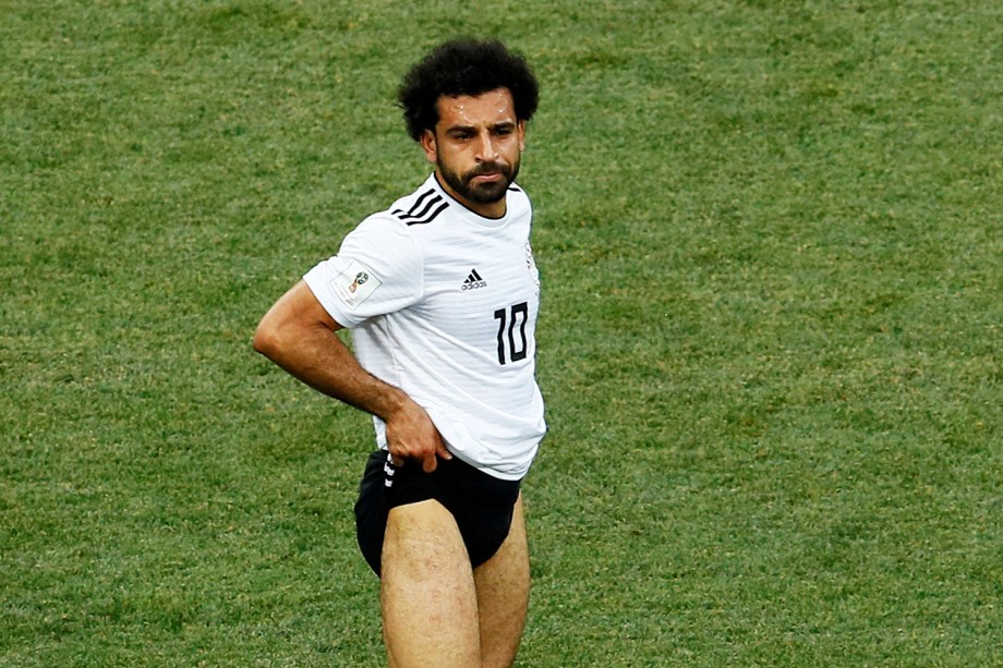 Mohamed Salah, jogador do Egito, lamenta após a eliminação da Copa do Mundo na fase de grupos - 25/06/2018