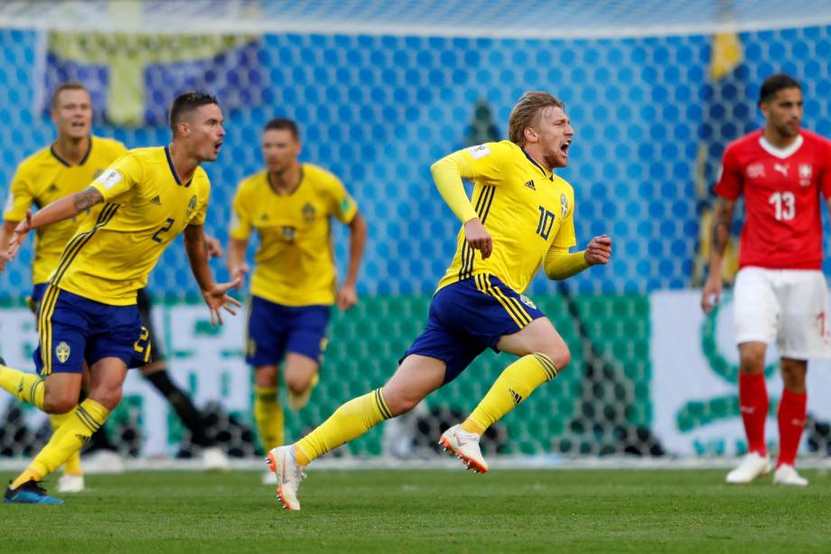 Emil Forsberg comemora o gol da Suécia na partida contra a Suíça, válida pelas oitavas de final da Copa do Mundo, em São Petesburgo - 03/07/2018