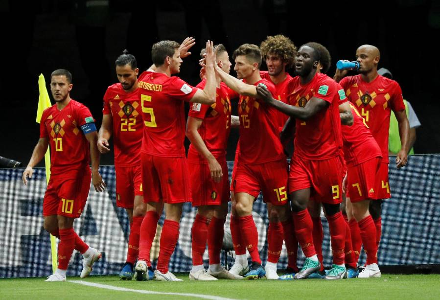 Jogadores da Bélgica comemoram o segundo gol, marcado por Kevin De Bruyne, na partida de quartas de final na Arena Kazan - 06/07/2018