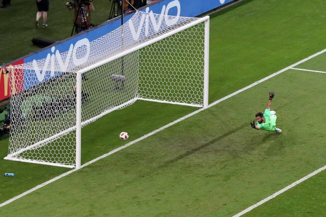 Kevin De Bruyne marca o segundo gol da Bélgica em u chute de fora da área - 06/07/2018